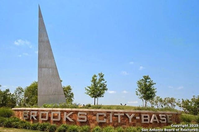 7715 Beechnut Oak, San Antonio, TX 78223 - view of community sign
