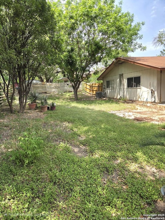1319 Tideland, San Antonio, TX 78245 - view of yard