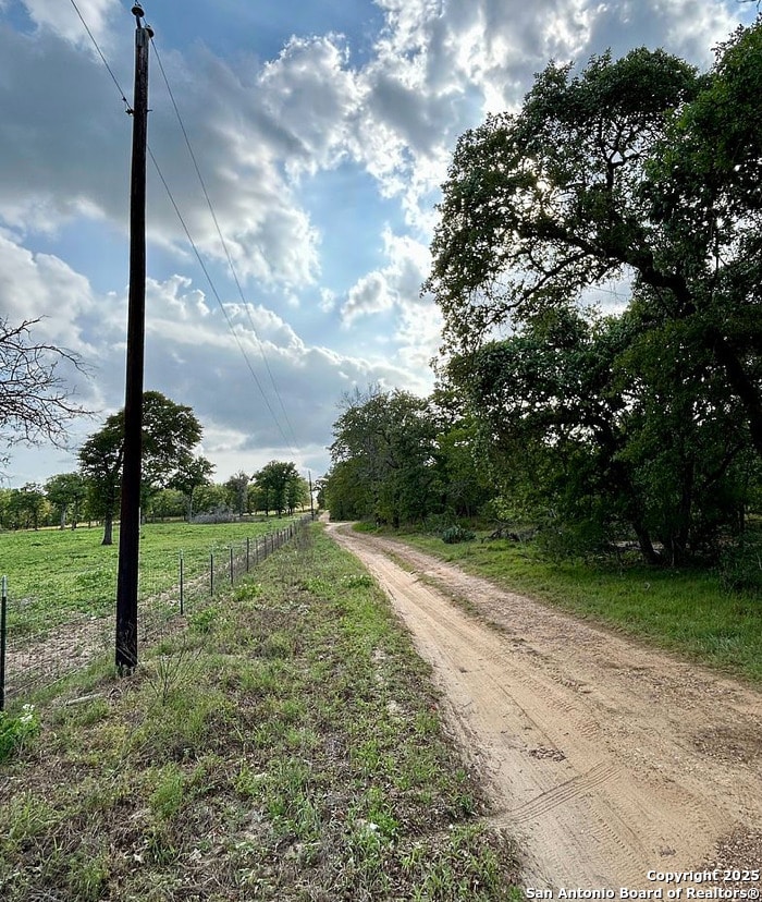 2120 Maldonado Ln, Vernia, TX 78121