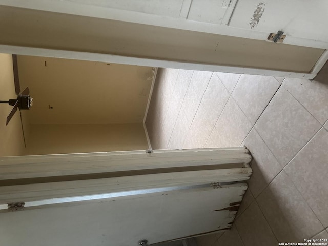 3711 Southport, San Antonio, TX 78223 - view of staircase