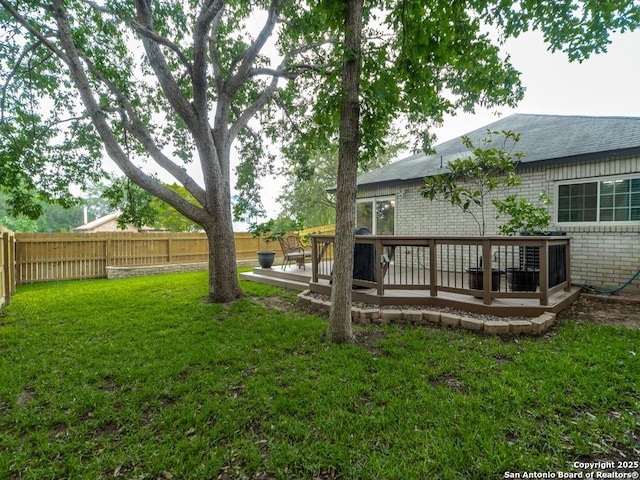 16402 Blanco Ky, San Antonio, TX 78247 - view of yard with a deck