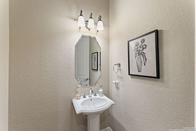 12234 Prince Solms, San Antonio, TX 78253 - view of bathroom