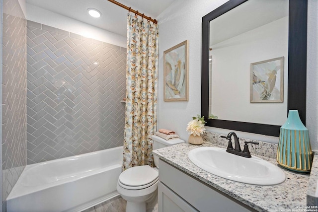 8644 Merlin Cv, San Antonio, TX 78222 - bathroom featuring toilet, vanity, shower / bathtub combination with curtain, and recessed lighting