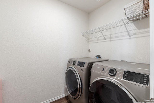 809 Altapass Hls, Seguin, TX 78155 - laundry area featuring washer and dryer and baseboards