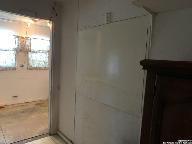 251 Karrass Rd, Kingsbury, TX 78638 - bathroom with unfinished concrete flooring