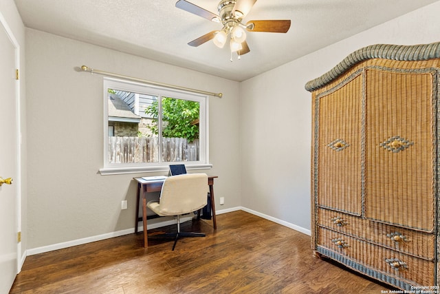 922 Sundance, New Braunfels, TX 78130 - office featuring wood finished floors, a ceiling fan, and baseboards