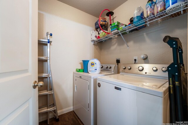4310 Gambels Quail, Converse, TX 78109 - laundry room featuring washing machine and clothes dryer and dark wood-style floors