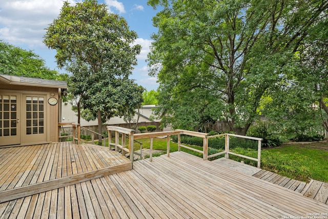 113 E Sunset, San Antonio, TX 78209 - wooden terrace with a fenced backyard