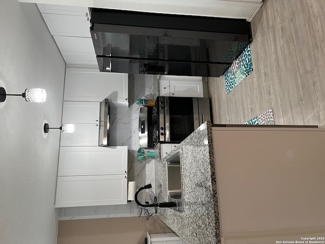 112 Agave Cir, Jourdanton, TX 78026 - view of kitchen