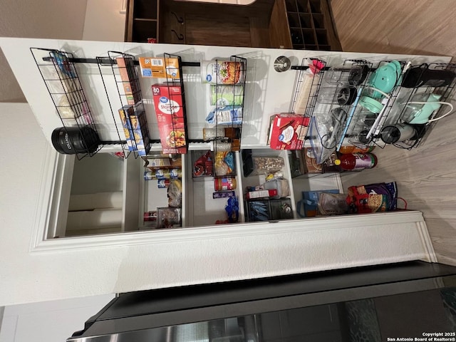 112 Agave Cir, Jourdanton, TX 78026 - view of pantry