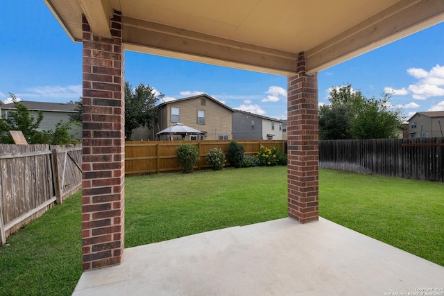 6015 Wisteria Hl, San Antonio, TX 78218 - view of yard with a patio