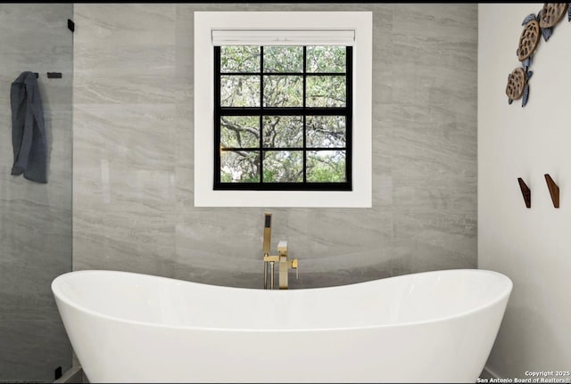 3719 Summer Breeze, San Antonio, TX 78253 - bathroom featuring a soaking tub