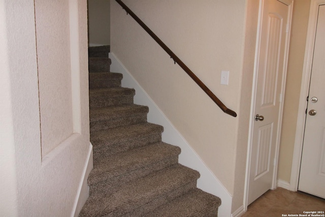9118 Hogarten, Converse, TX 78109 - view of stairway