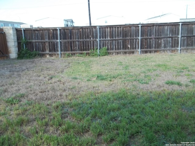 6914 Cozy, San Antonio, TX 78218 - view of yard