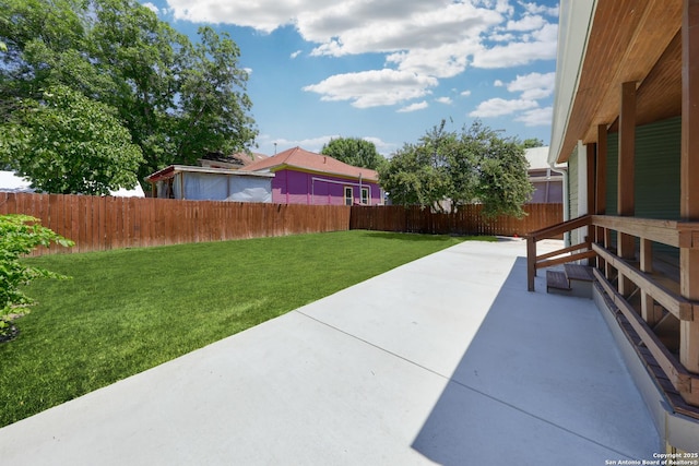 1526 Saint Marys, San Antonio, TX 78210 - view of yard featuring a patio area