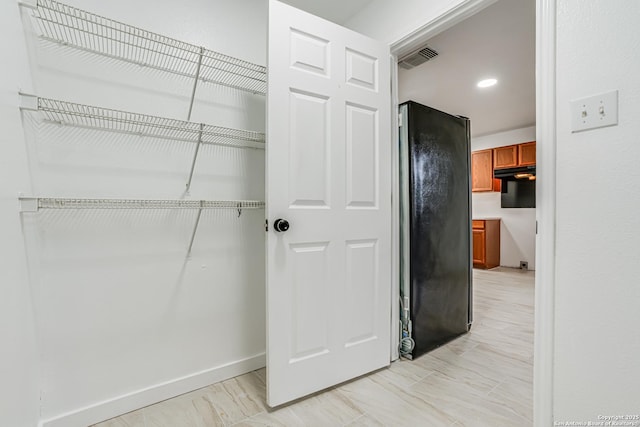 7111 Hallie, San Antonio, TX 78227 - view of closet