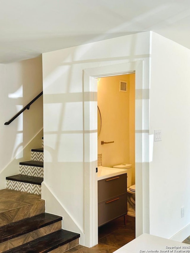 520 Sagecrest Dr, Hollywood Park, TX 78232 - view of stairway