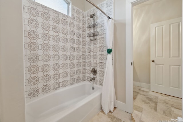 2803 River Way, Spring Branch, TX 78070 - full bath with shower / tub combo with curtain and baseboards