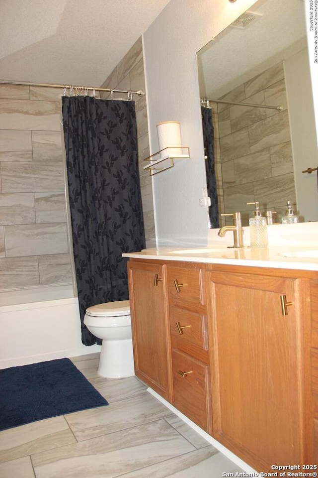39 Latrobe Post, San Antonio, TX 78240 - bathroom with toilet, vanity, and shower / bathtub combination with curtain