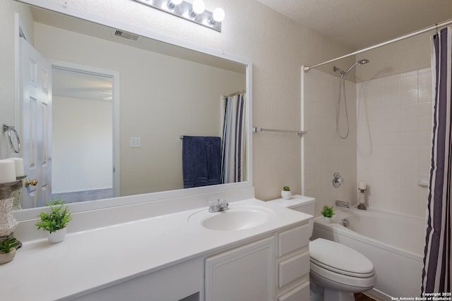 135 Agency Oaks, San Antonio, TX 78249 - full bath featuring vanity, toilet, and shower / bathtub combination with curtain