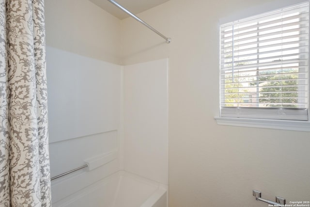 135 Agency Oaks, San Antonio, TX 78249 - full bath featuring shower / tub combo with curtain