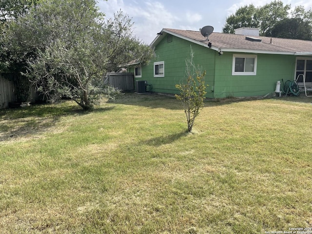6823 S Whitland, San Antonio, TX 78239 - view of yard featuring central AC unit