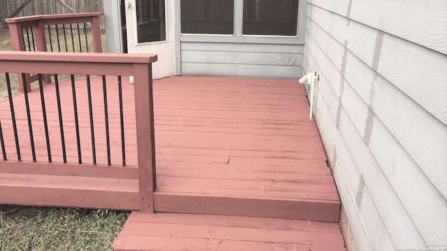 10047 Powderhouse Dr, San Antonio, TX 78239 - view of wooden deck