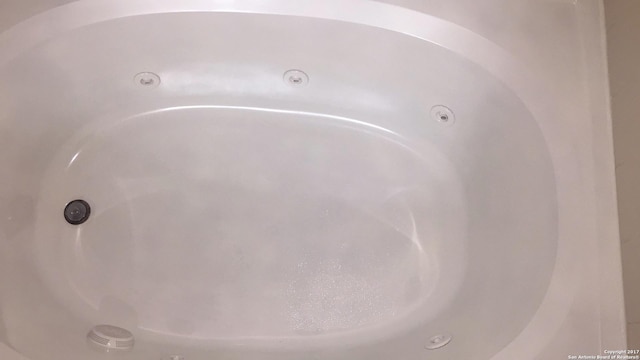 10047 Powderhouse Dr, San Antonio, TX 78239 - bathroom view