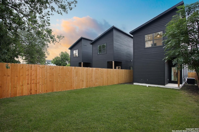 321 Porter St, San Antonio, TX 78210 - view of yard with cooling unit
