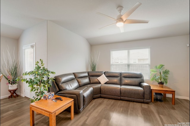 6022 Akin Pl, San Antonio, TX 78261 - living room featuring lofted ceiling, light wood-style flooring, baseboards, and ceiling fan