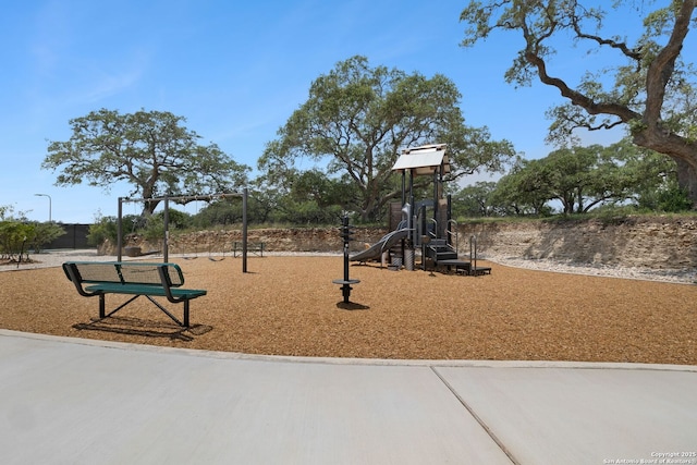 676 Travis Frst, Bulverde, TX 78163