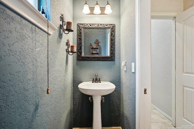 2756 Indian Wls, Kerrville, TX 78028 - bathroom with a textured wall