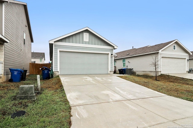 4526 Meadowland, San Antonio, TX 78222 - ranch-style house featuring board and batten siding and an outbuilding