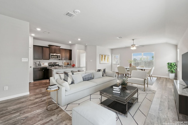 9003 La Garde Ml, San Antonio, TX 78254 - living area with a ceiling fan, light wood-style flooring, baseboards, and recessed lighting