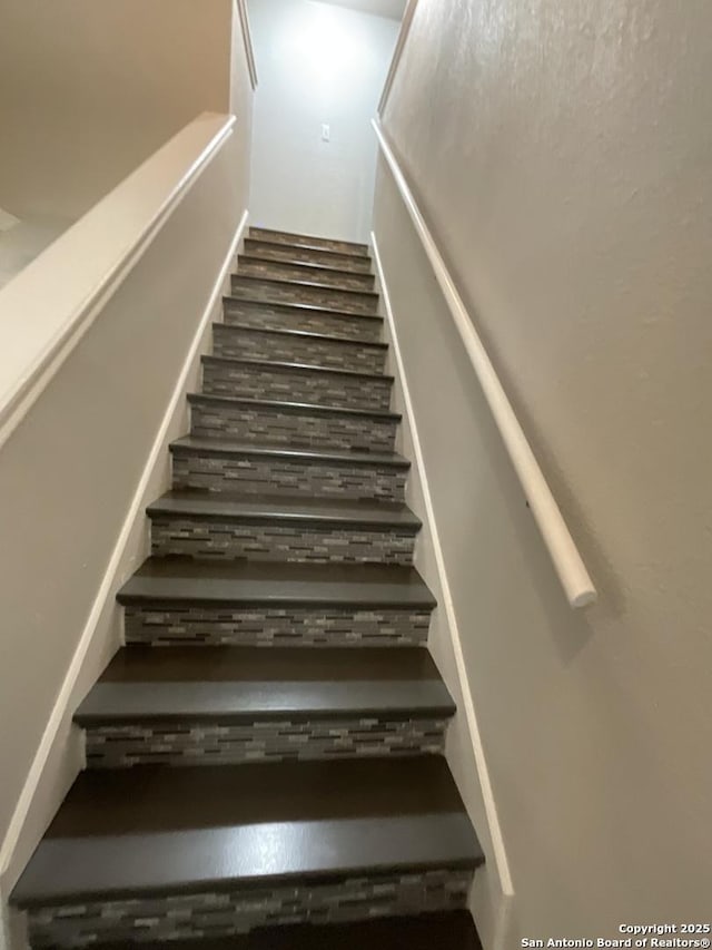 2606 Montebello, San Antonio, TX 78259 - view of staircase