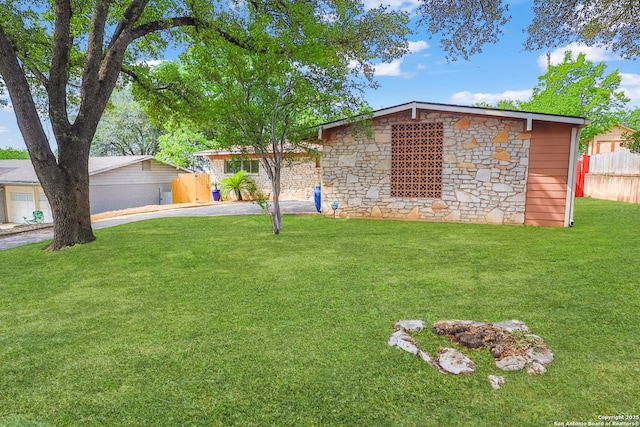 230 Tammy Dr, San Antonio, TX 78216 - mid-century modern home featuring stone siding