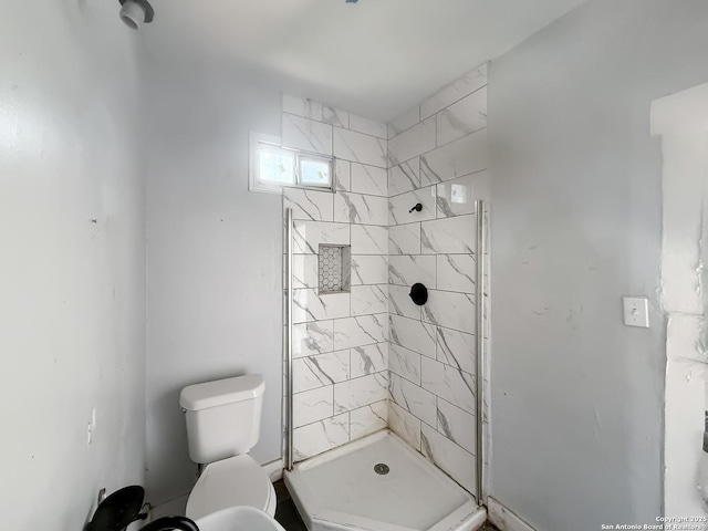 102 Benita, San Antonio, TX 78210 - full bathroom with a stall shower and toilet