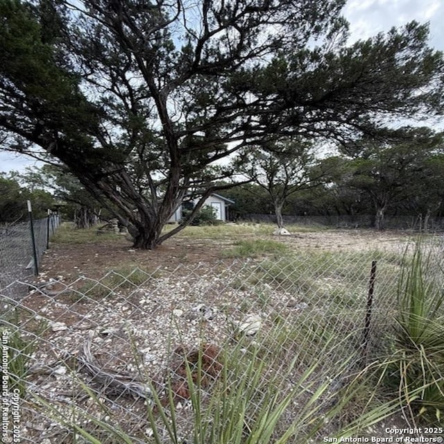 28 28th, Lakehills, TX 78063 - view of yard