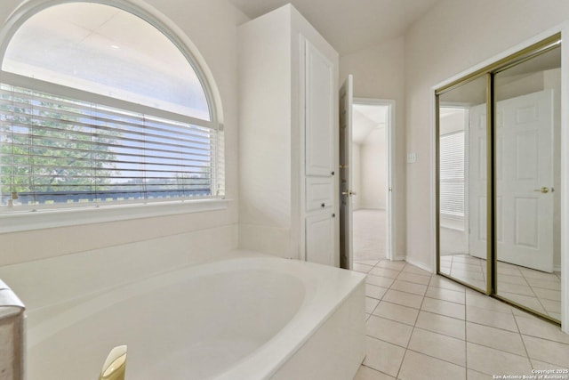 522 Mesa Rdg, San Antonio, TX 78258 - full bath with a garden tub and tile patterned floors
