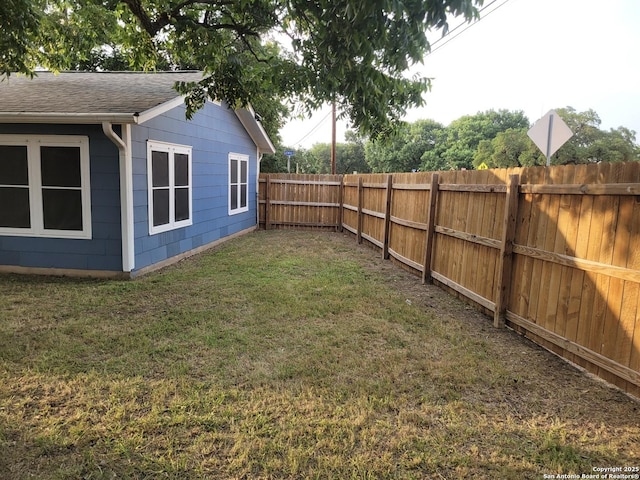 258 Galway, San Antonio, TX 78223 - view of yard