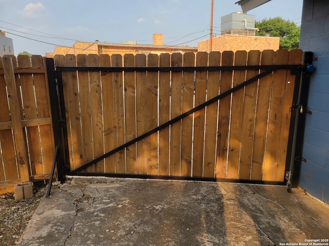 258 Galway, San Antonio, TX 78223 - view of gate
