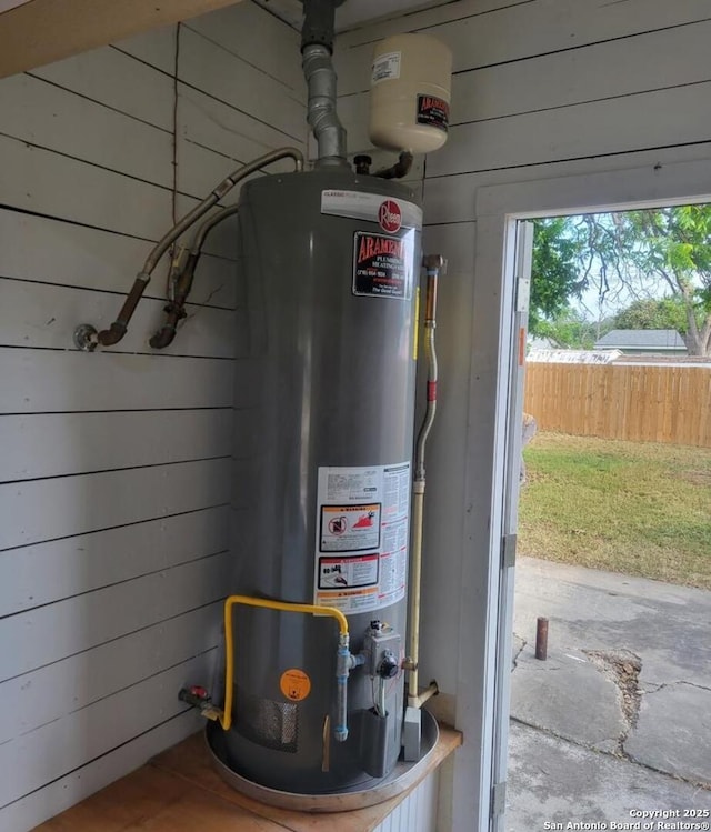 258 Galway, San Antonio, TX 78223 - utilities featuring water heater
