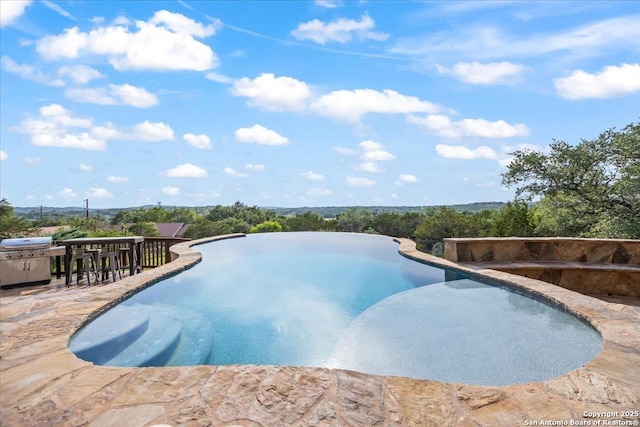 406 Breathless View St, San Antonio, TX 78260 - view of swimming pool featuring an infinity pool and grilling area