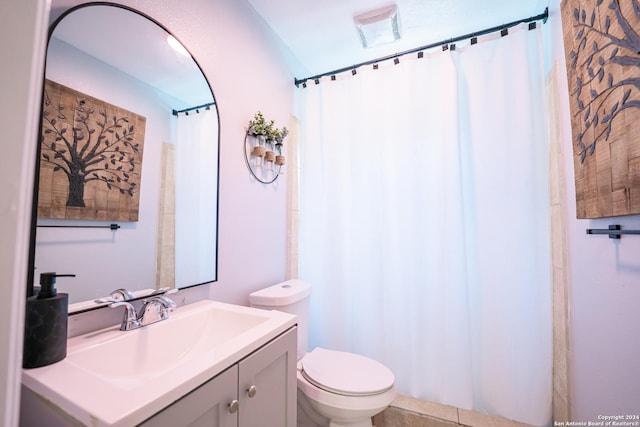 555 Hansford, San Antonio, TX 78210 - full bathroom with vanity, toilet, and a shower with curtain