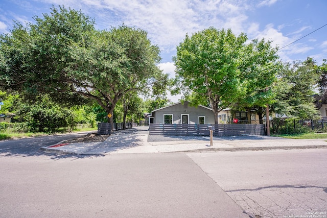 555 Hansford, San Antonio, TX 78210 - view of front facade