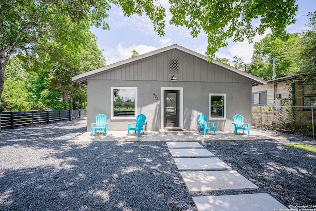 555 Hansford, San Antonio, TX 78210 - back of house featuring stucco siding