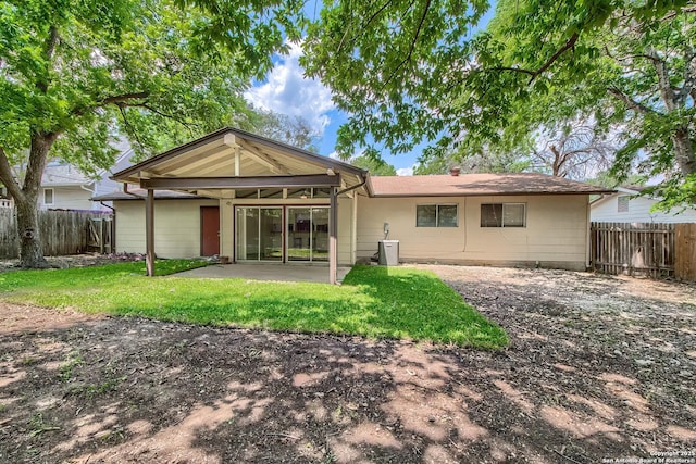 3206 Bluefield, San Antonio, TX 78230 - back of property with a patio