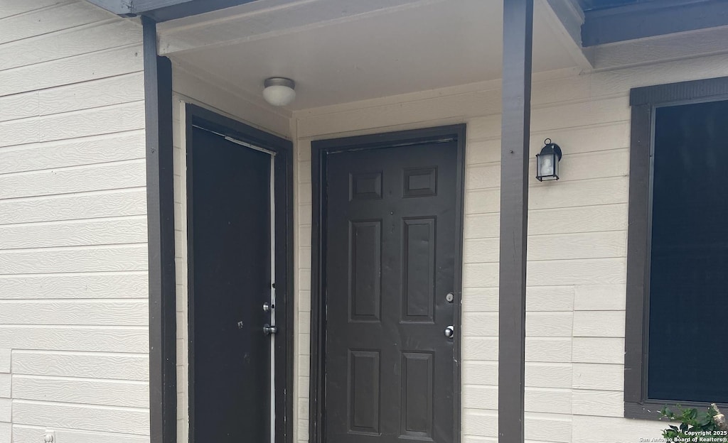 3439 Gateway Dr, San Antonio, TX 78210 - view of property entrance