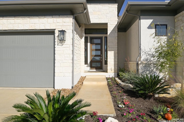 23402 Grande Vis, San Antonio, TX 78261 - doorway to property featuring stone siding and an attached garage