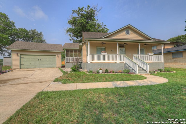 141 Rio Grande, Seguin, TX 78155 - view of front of home featuring ceiling fan, a porch, and a front yard